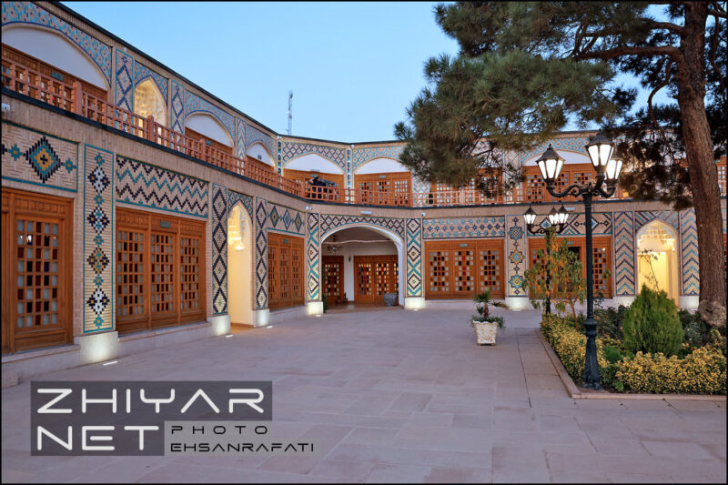 هتل کاروانیکا وکیل کرمان
