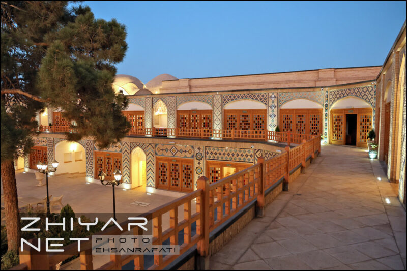 هتل کاروانیکا وکیل کرمان