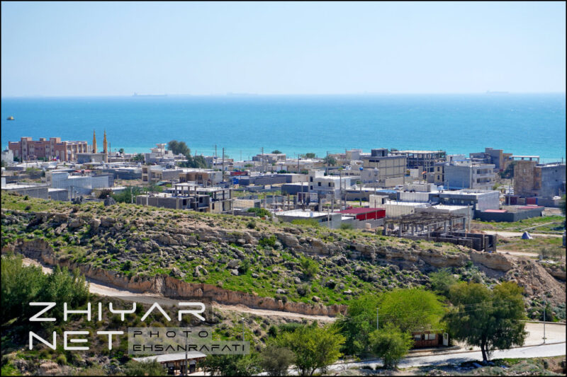 دستکندها و گور دخمههای باستانی سیراف